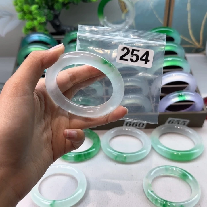 玉顺***@时尚飘花手镯254