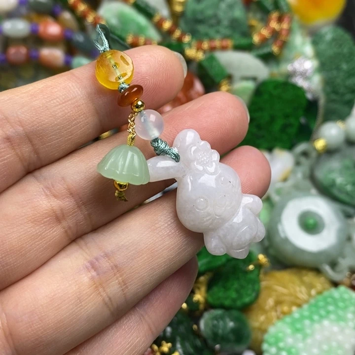 翡翠未镶嵌吊坠(赠链)