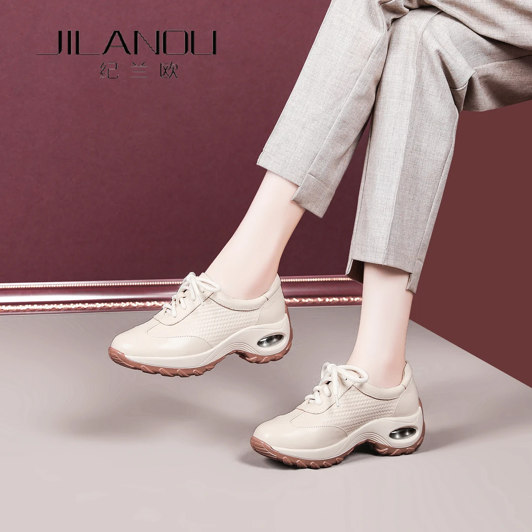 真皮旅游休闲鞋女2025秋新款羊皮厚底妈妈鞋防滑软底德训运动女鞋