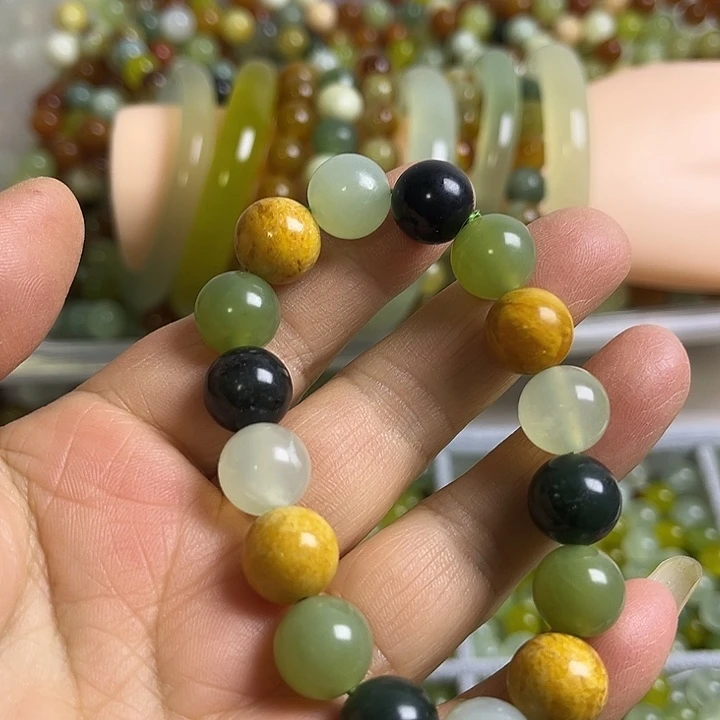 合金蛇纹石玉颈饰