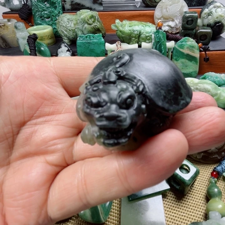 独山玉未镶嵌珠宝半成品