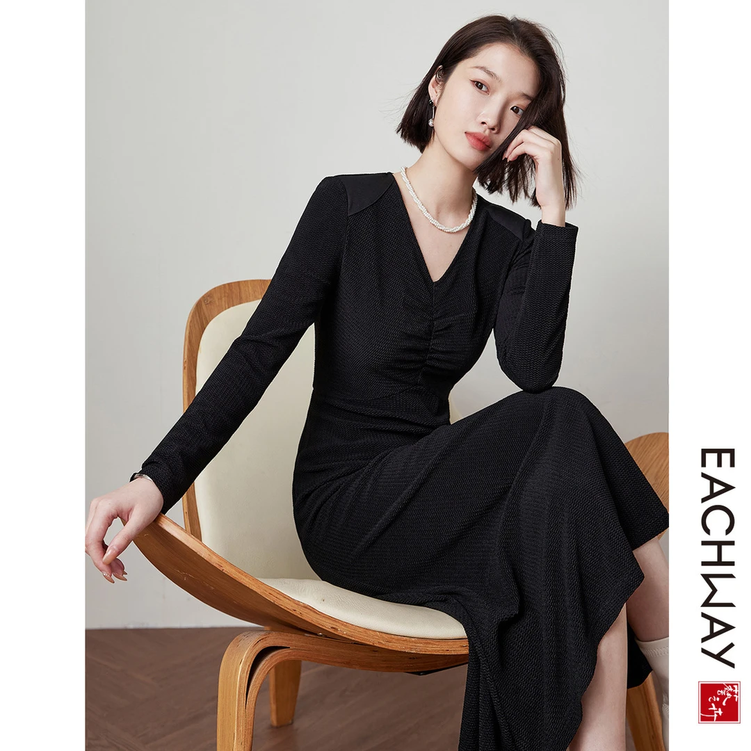 【醋酸小黑裙】显身形纤细连衣裙2024秋冬曲线美感A字裙女