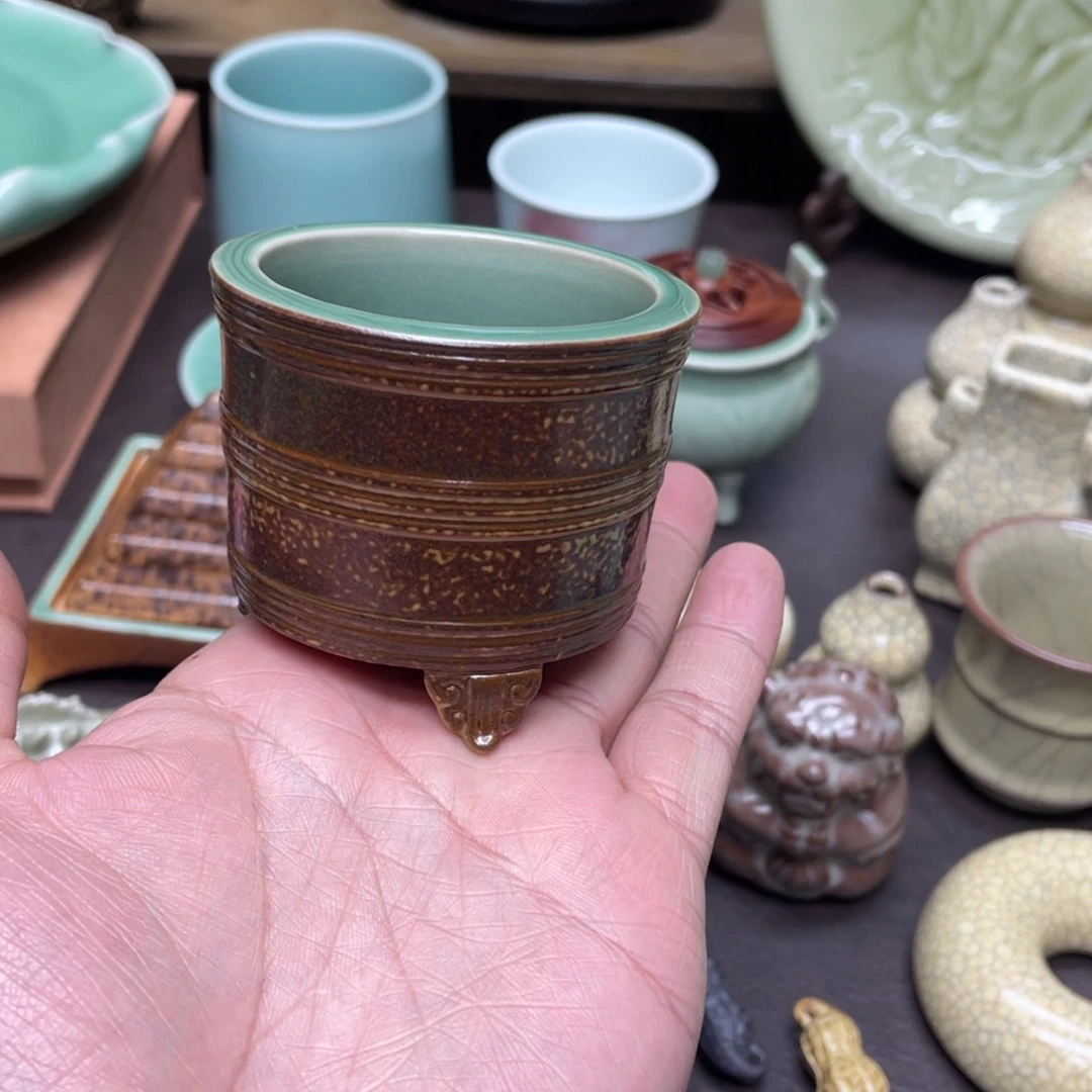 艽****j青瓷青瓷青瓷青瓷青瓷