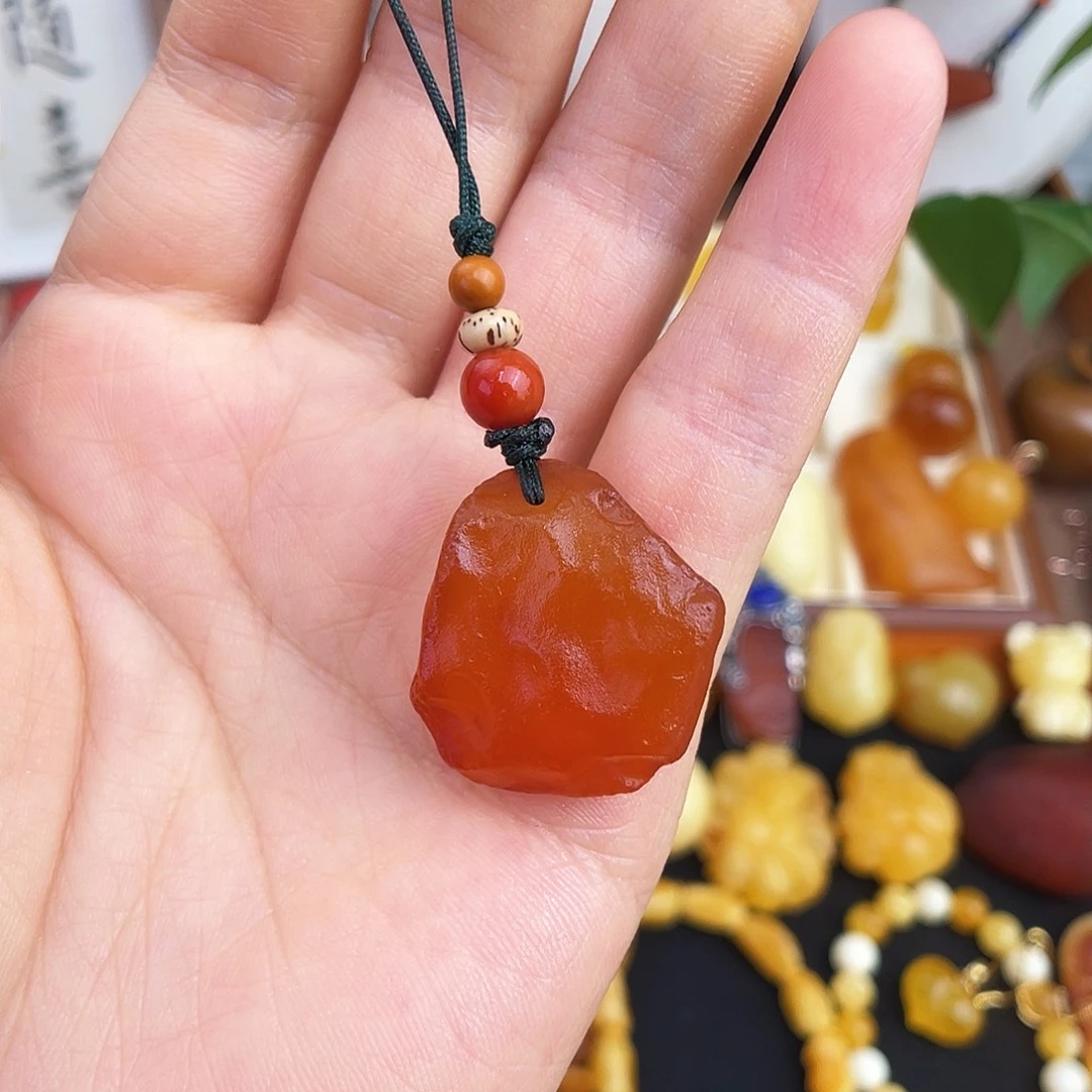 未镶嵌琥珀珠宝奇石