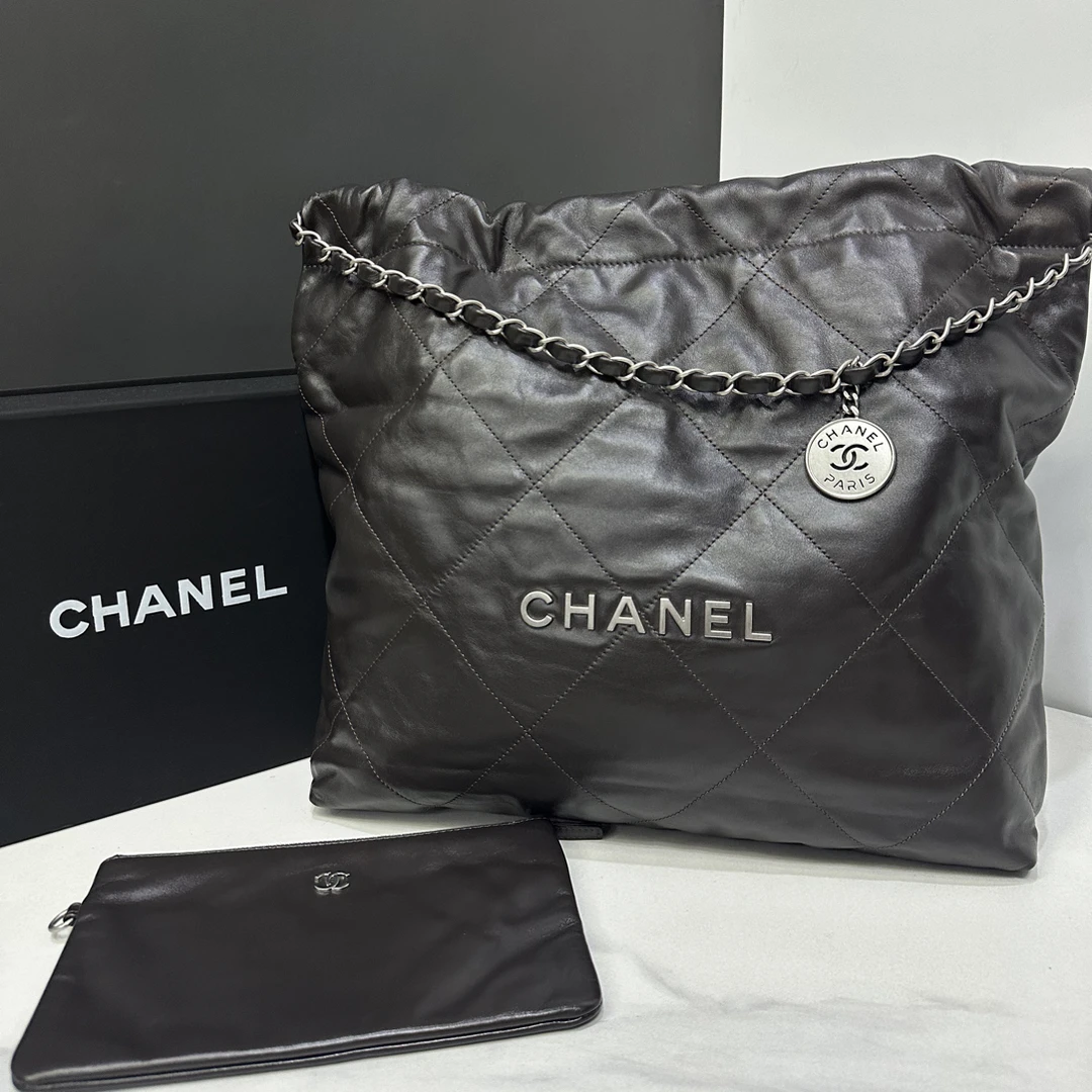 95新 Chanel/香奈儿 巧克力色22bag中号芯片35cm/JJ5102007