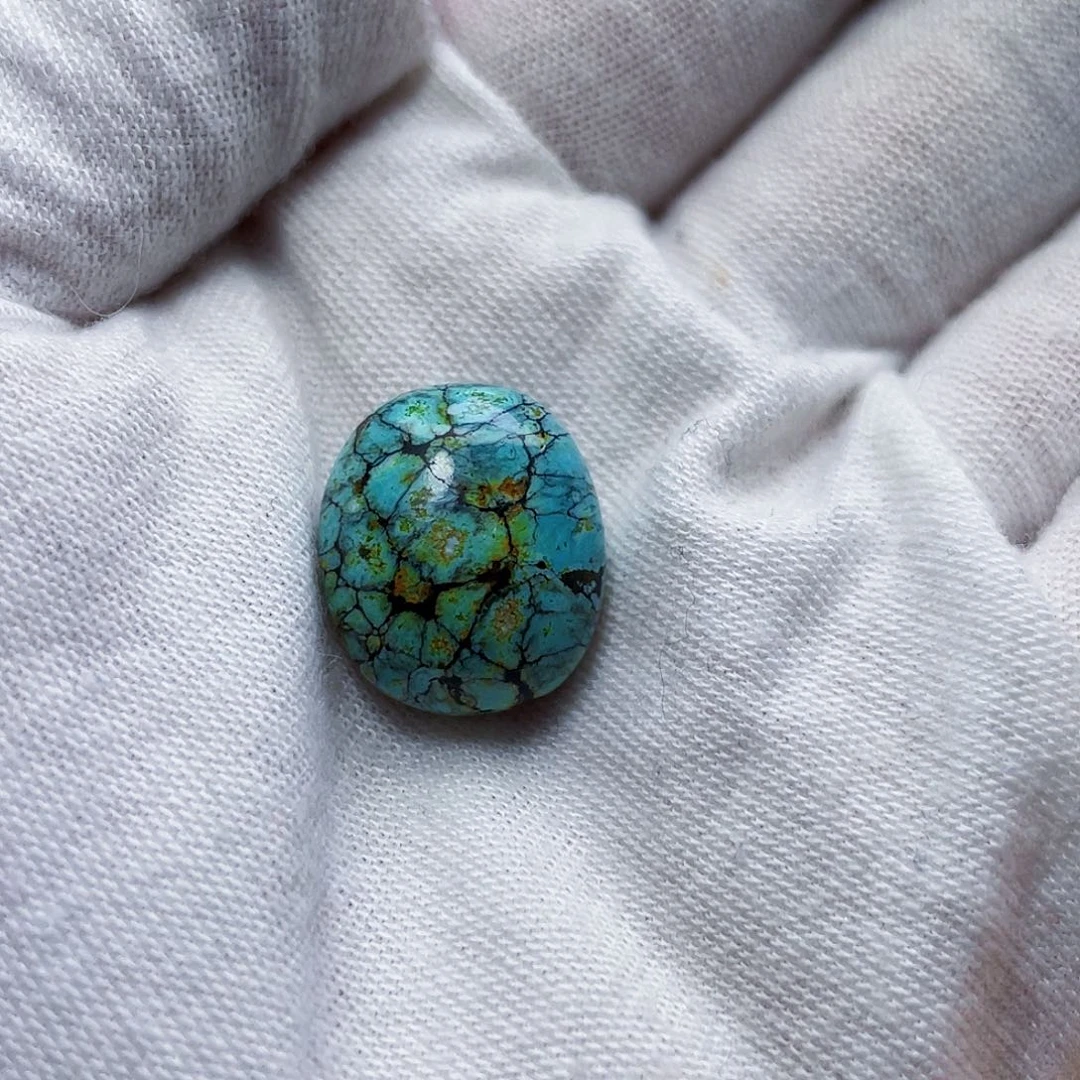 绿松石未镶嵌颈饰