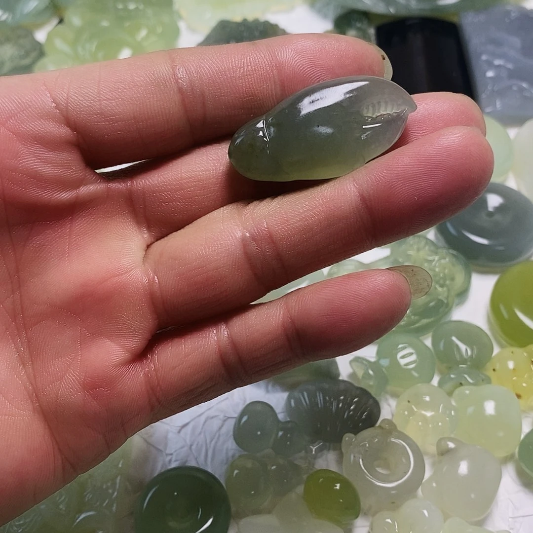 蛇纹石玉合金颈饰
