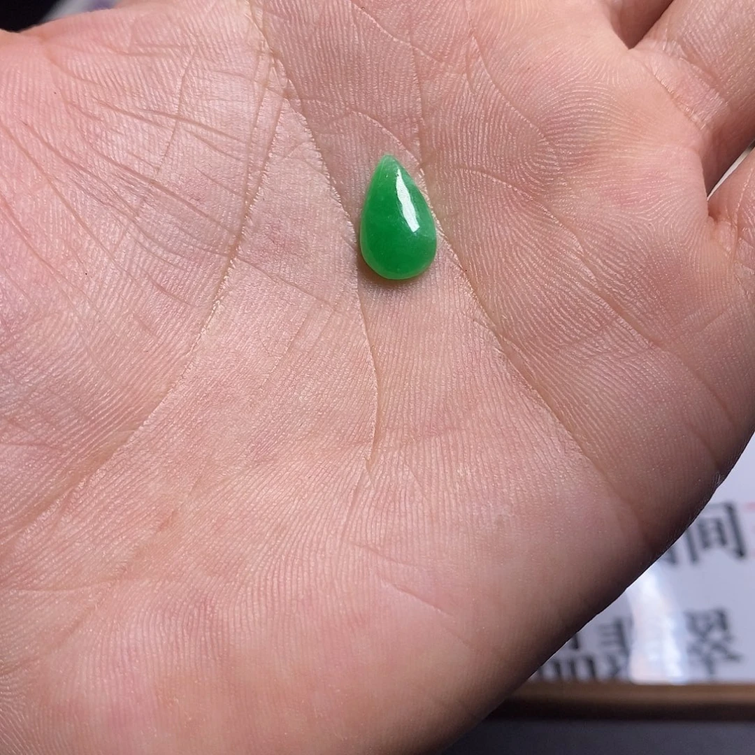 翡翠未镶嵌颈饰000333