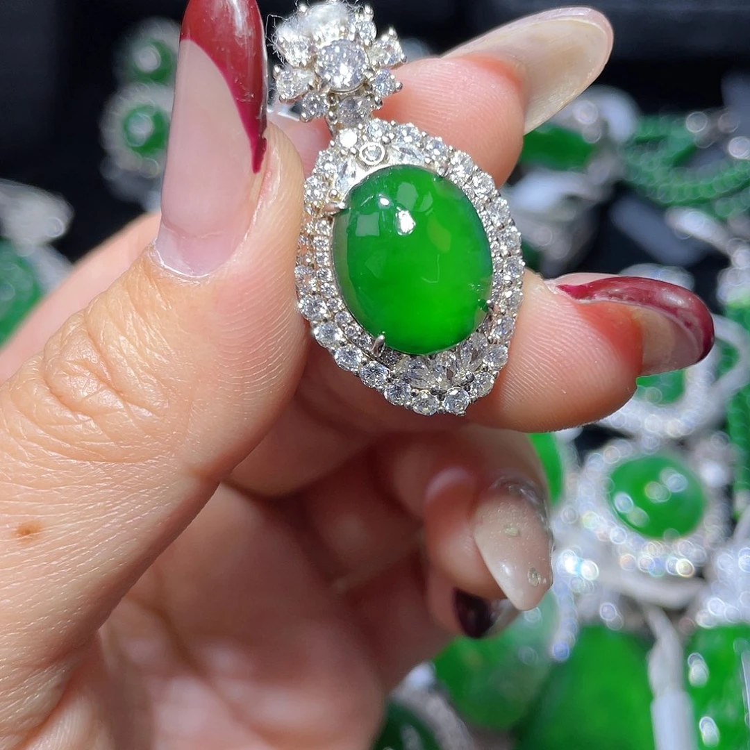 翡翠颈饰银S925镶嵌翡翠