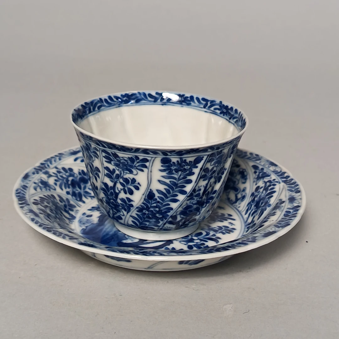 【010021908】清康熙 青花花卉杯盘一套