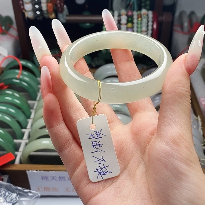 东陵石未镶嵌手镯