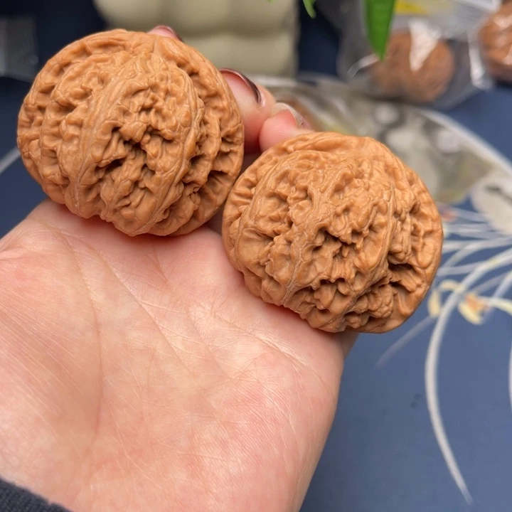 文玩核桃把件粗筋47