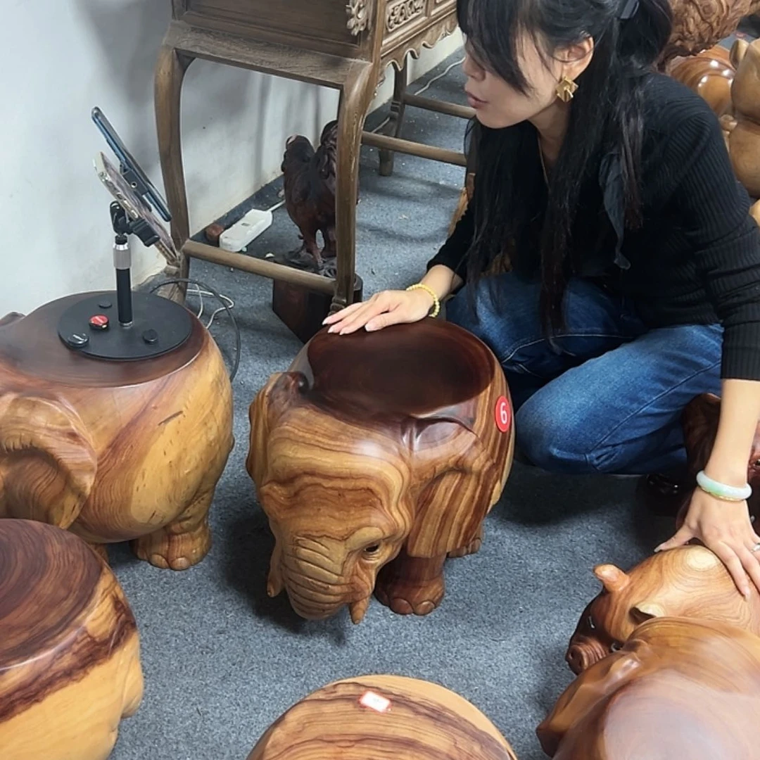 【闪购商品】木八**鱼香樟木大象凳