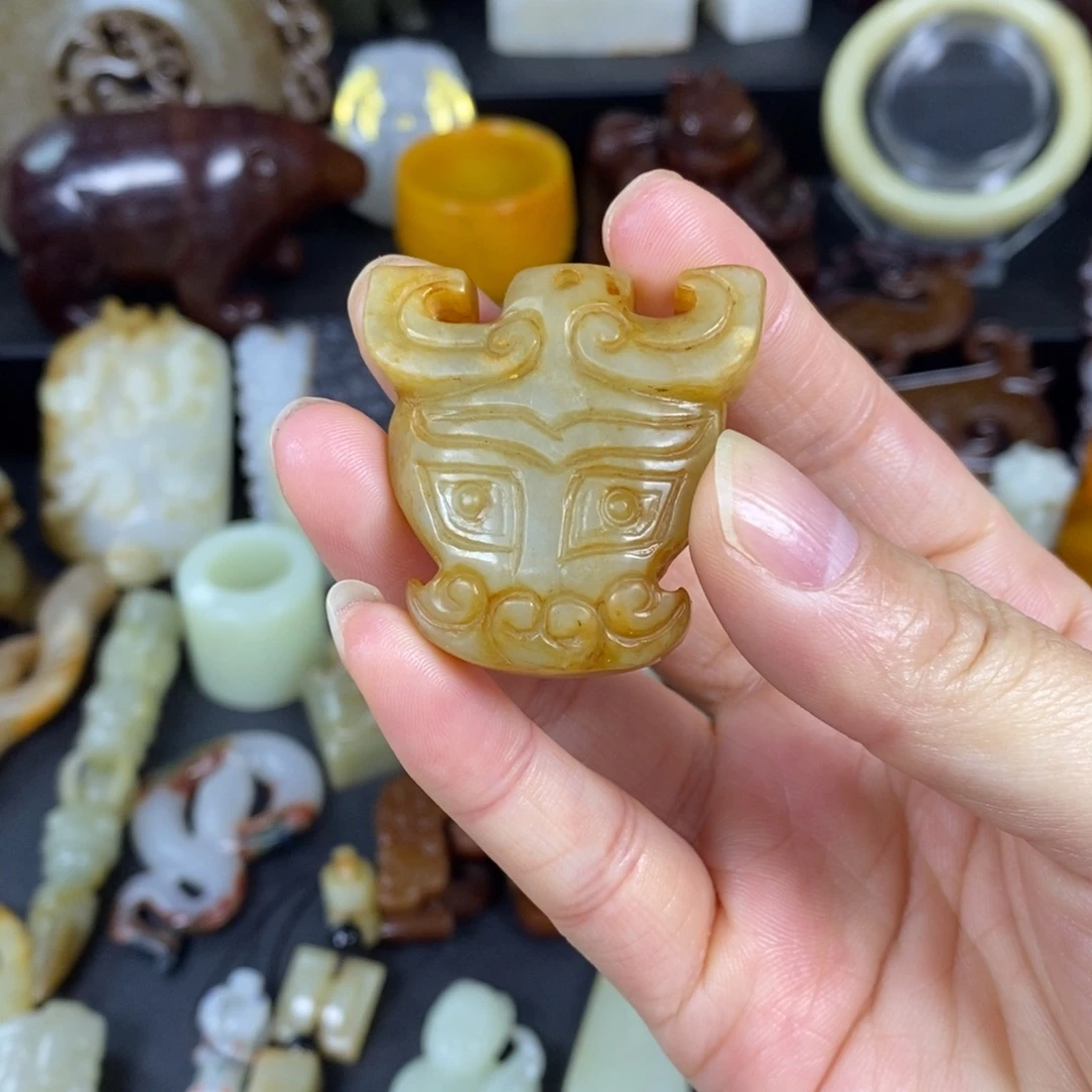 和田玉未镶嵌颈饰