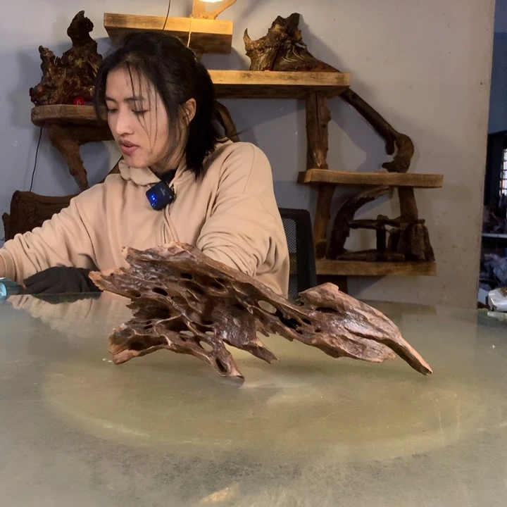 蜻***摘天然的云南紫柚木会黄水