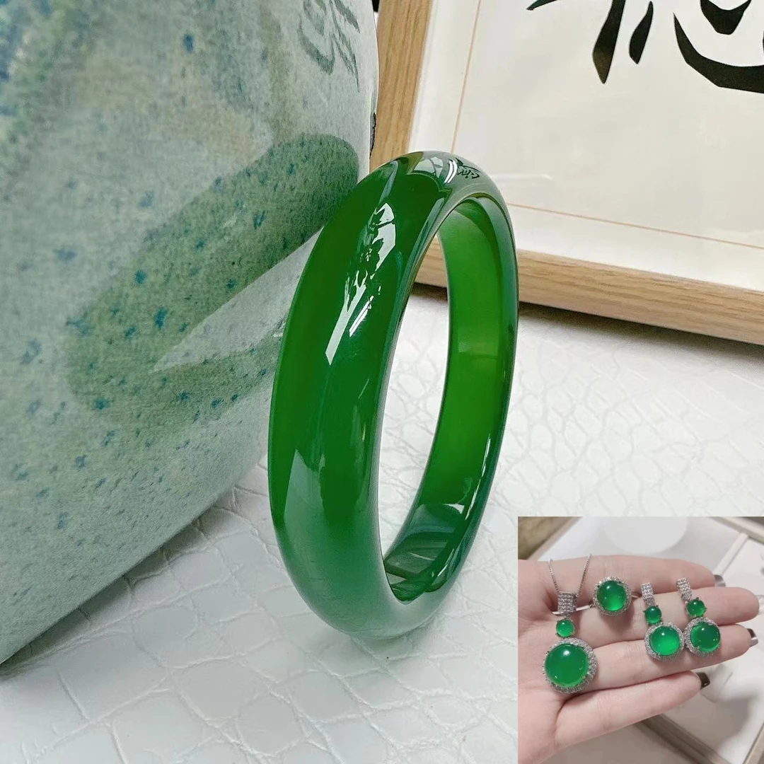 【珍玉严选】时尚精美手镯＋耳环项链戒指【证书+礼盒】玛瑙