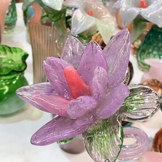 琉璃花瓶高45厘米宽9厘米