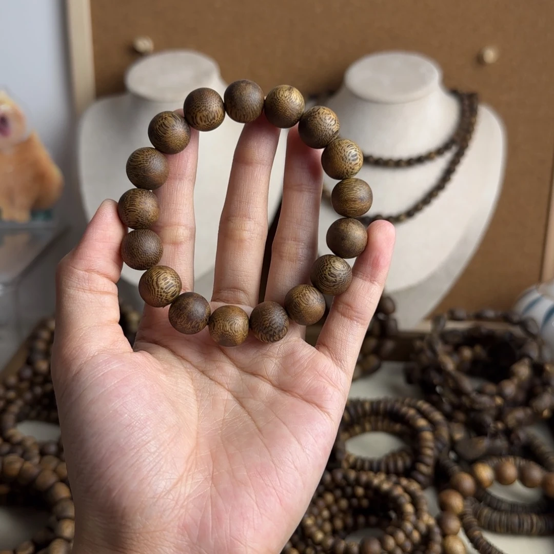 沉香碎屑沉香绿奇楠沉香1.3大圆珠单圈12g+发一条