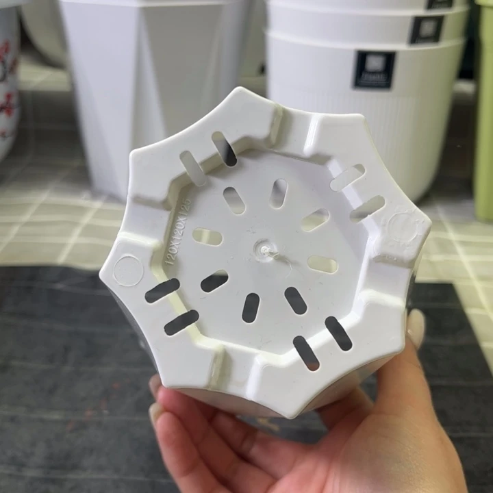 塑料6个带托（对角13高12.5）120北欧风格