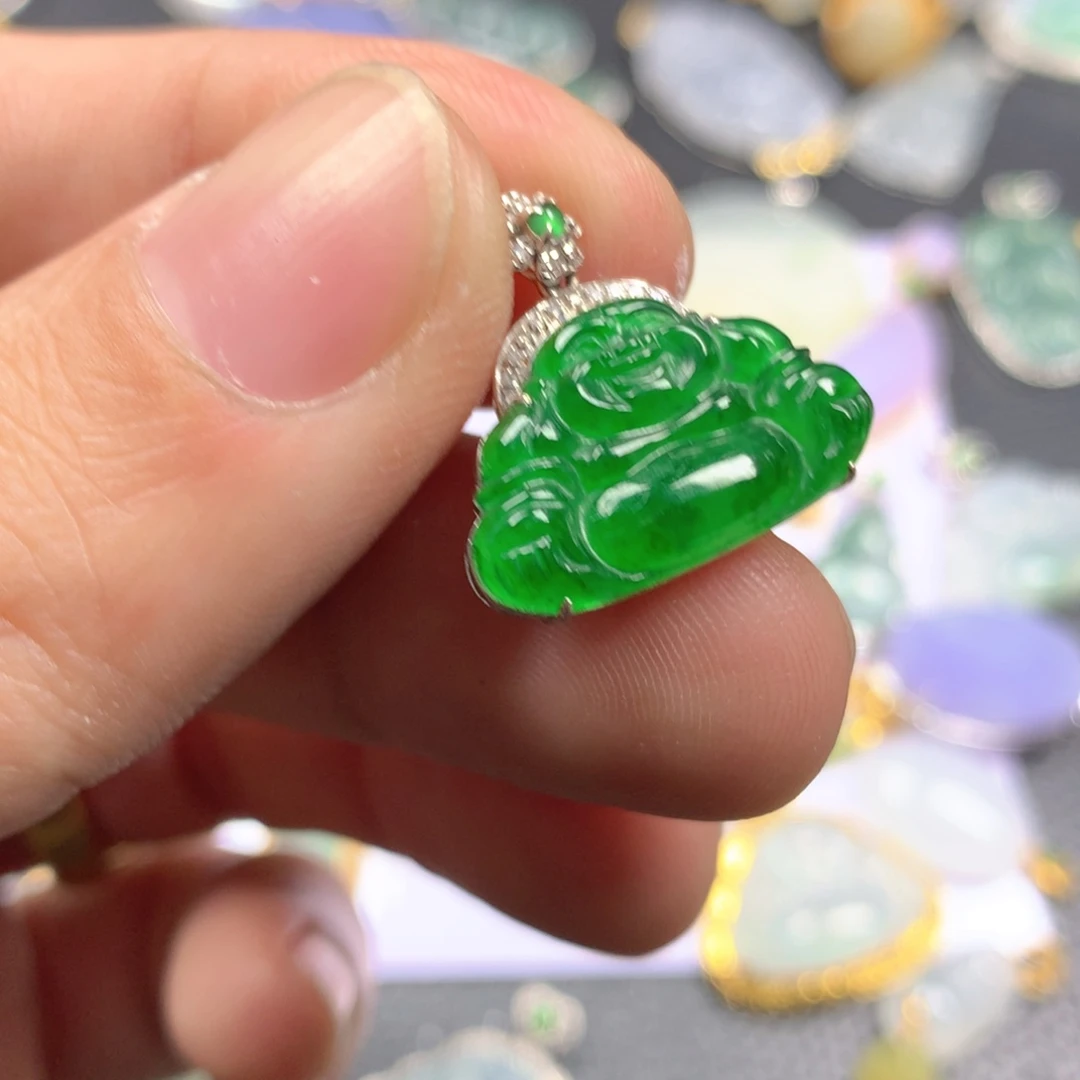 【闪购商品】翡翠颈饰18K金镶嵌奶***糕翡翠