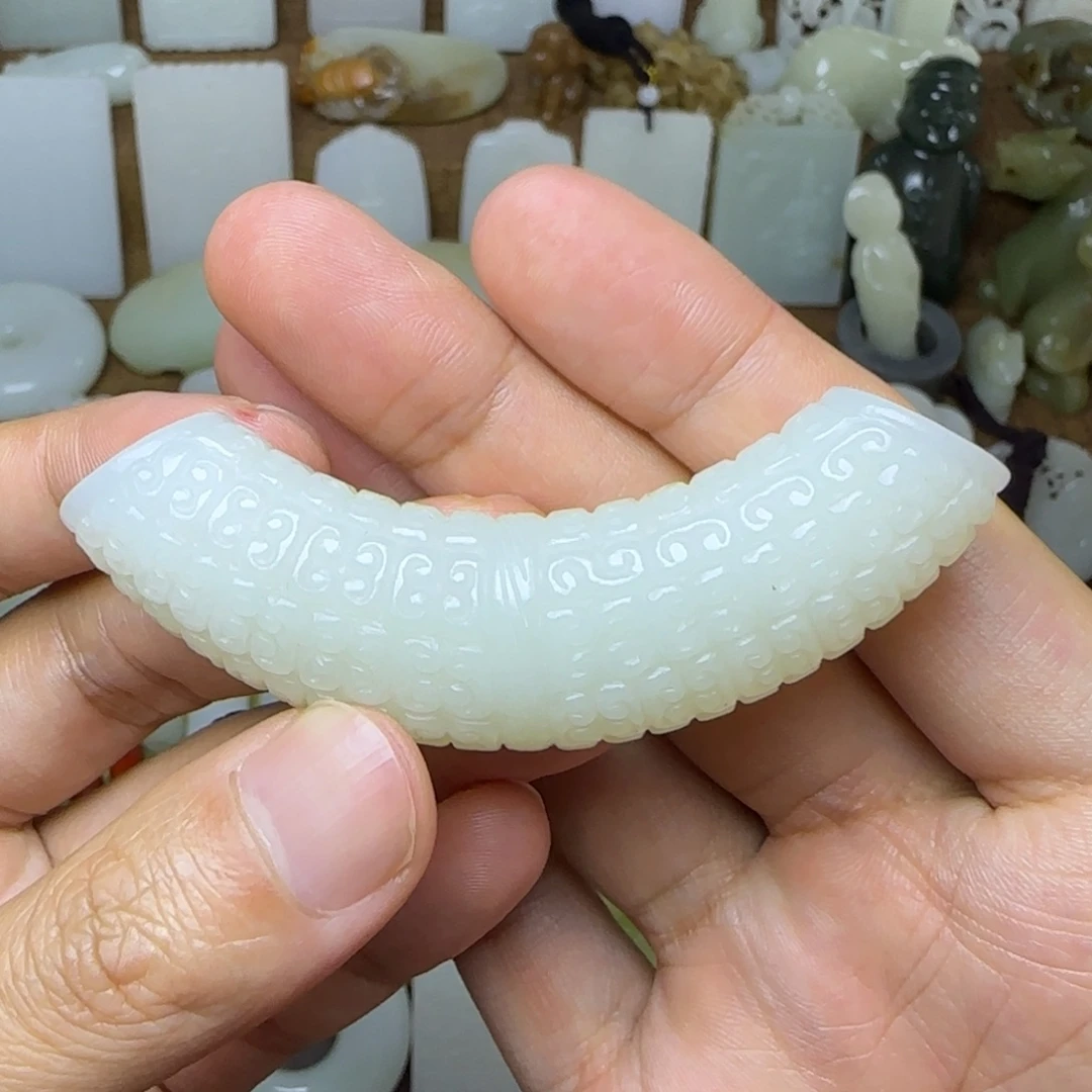 和田玉未镶嵌挂件弯管