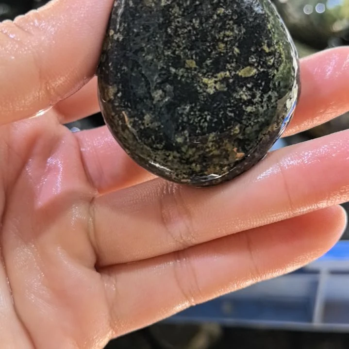 用***9有机玻璃藏玉药王石原石一个