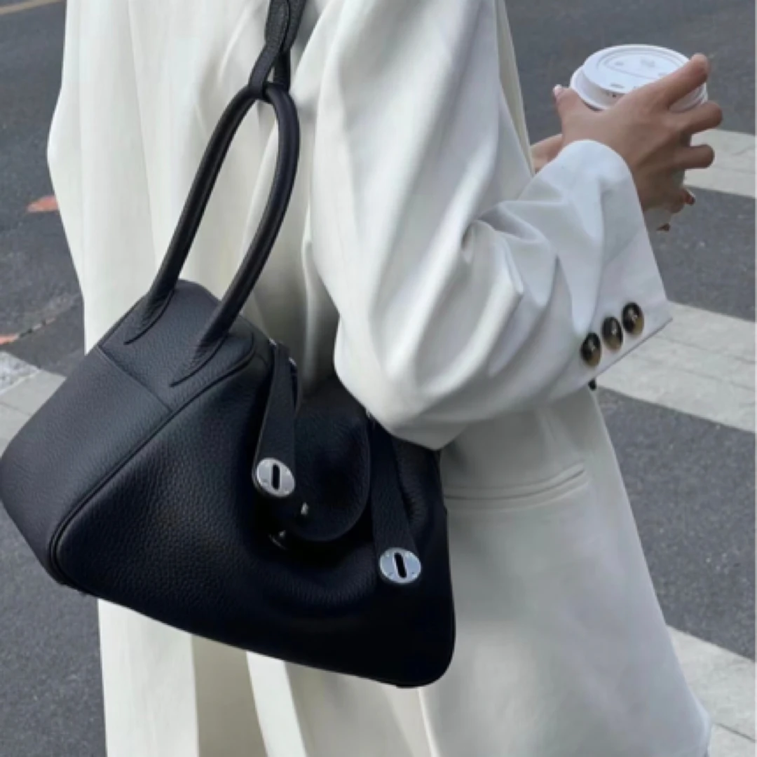 99新 Hermes/爱马仕 lindy26黑银黑色tc牛皮单肩包 00978