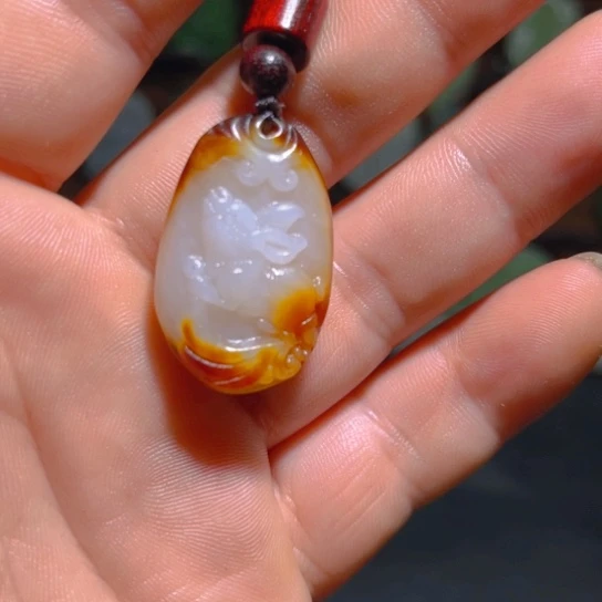 【闪购商品】和田玉足铂镶嵌颈饰