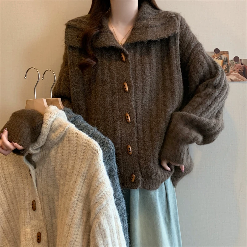 秋冬2025新款加厚翻领长袖毛衣开衫上衣大码女装宽松慵懒针织外套