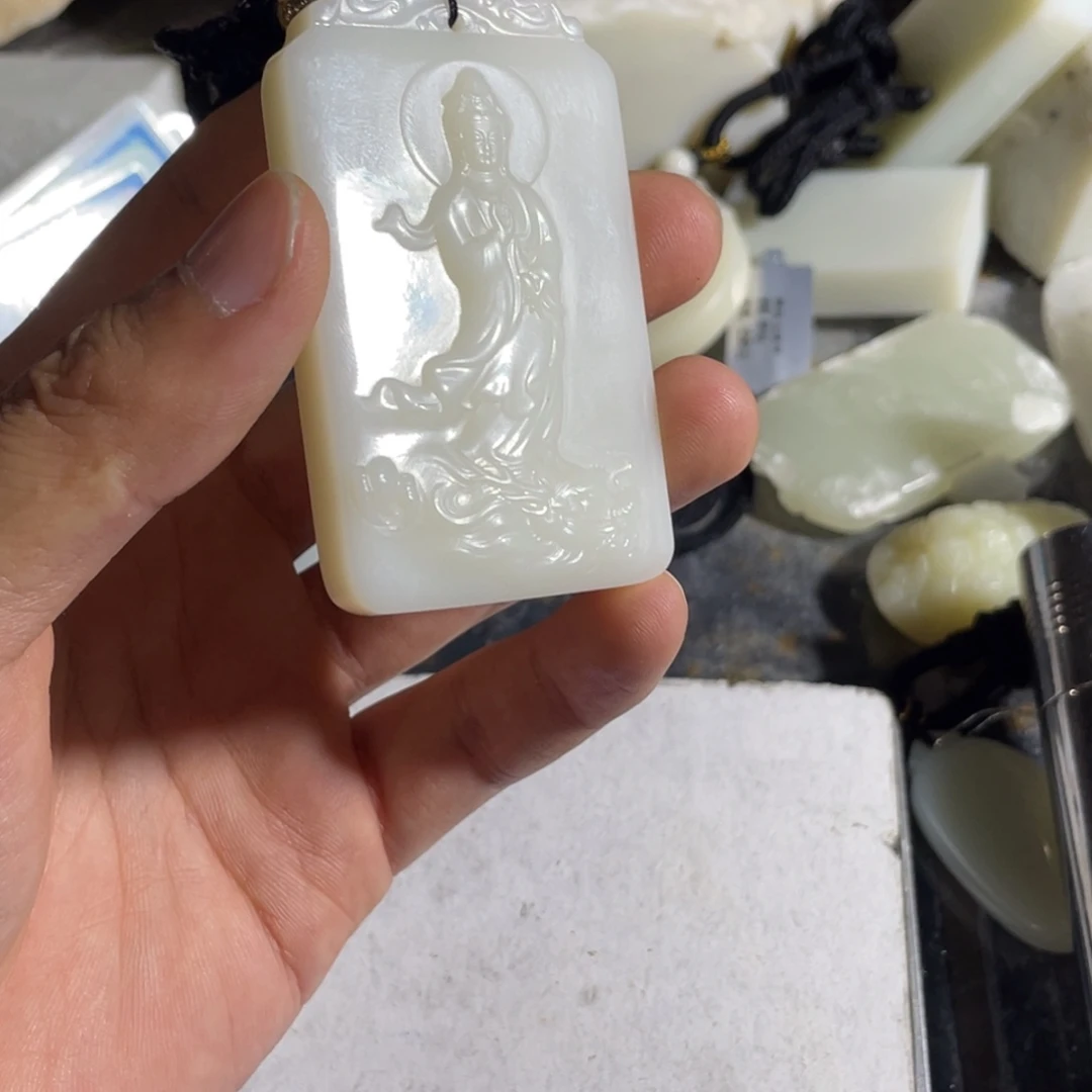 遇***来和田玉未镶嵌颈饰