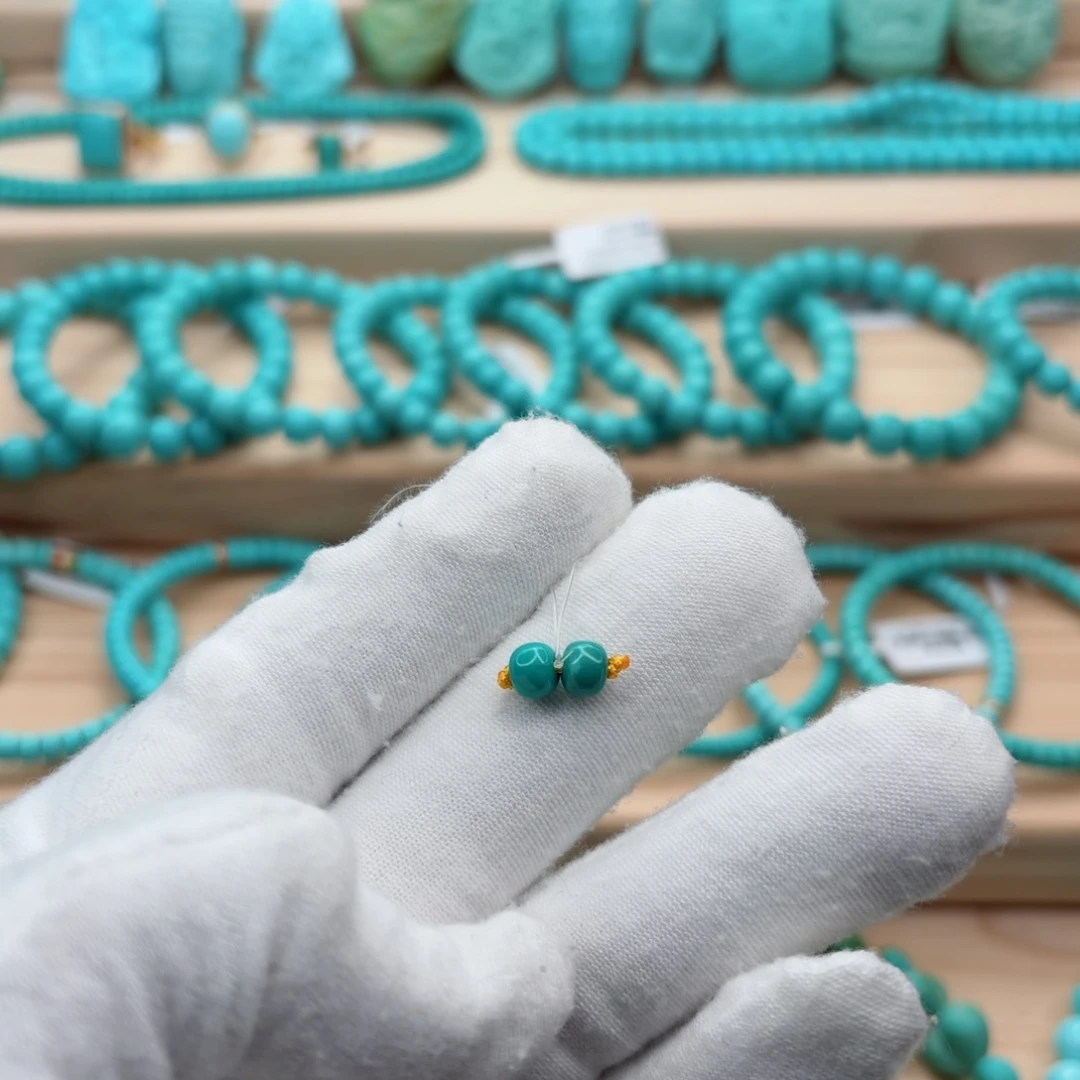 ****溺绿松石未镶嵌珠宝奇石