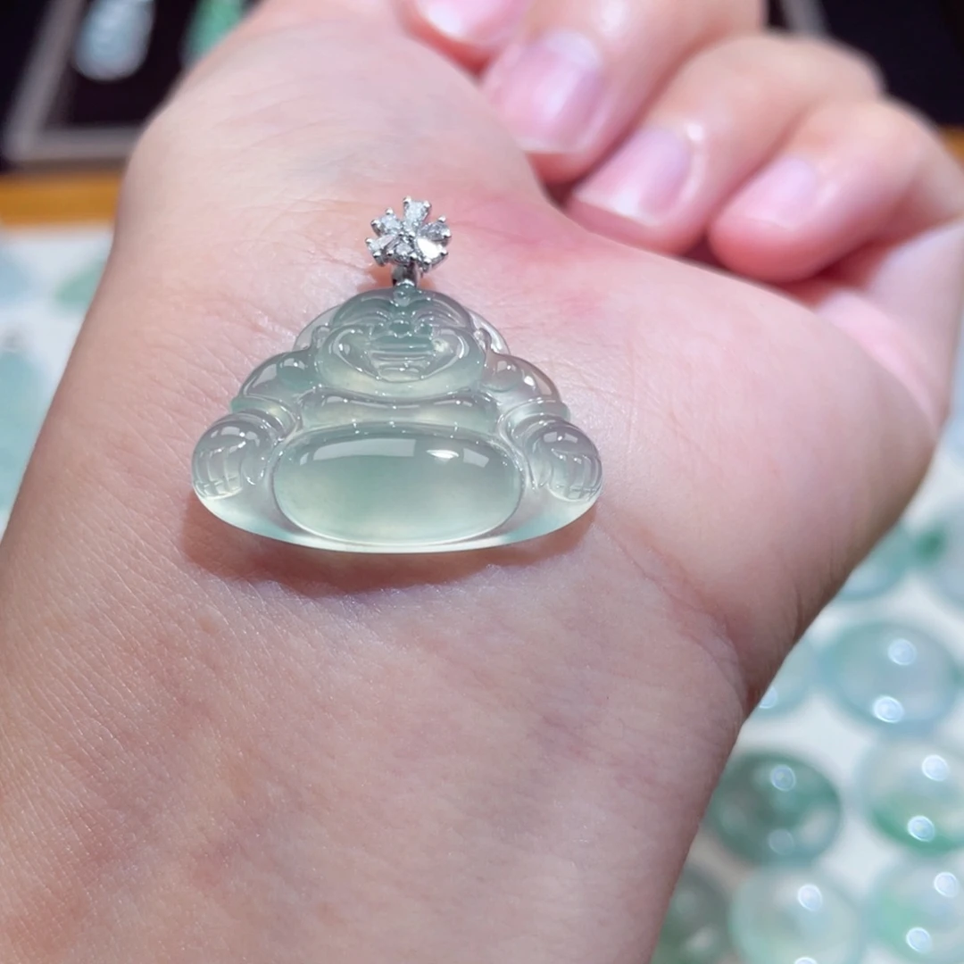 颈饰18K金镶嵌翡翠佛公