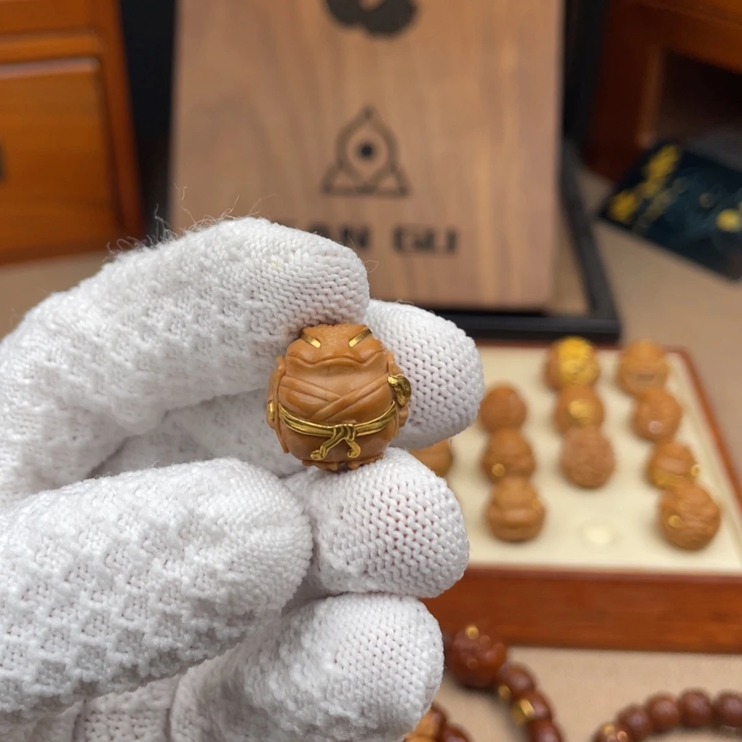 猴头核桃把件银****狗宗师