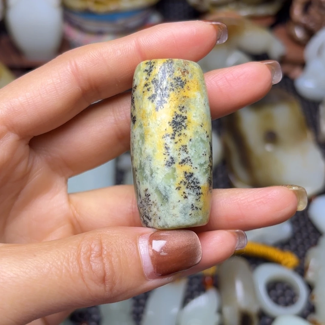 隆***堂和田玉未镶嵌挂件