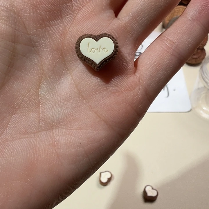 檀香木印度迈索尔老山檀香纯手工镶嵌牙爱心配饰