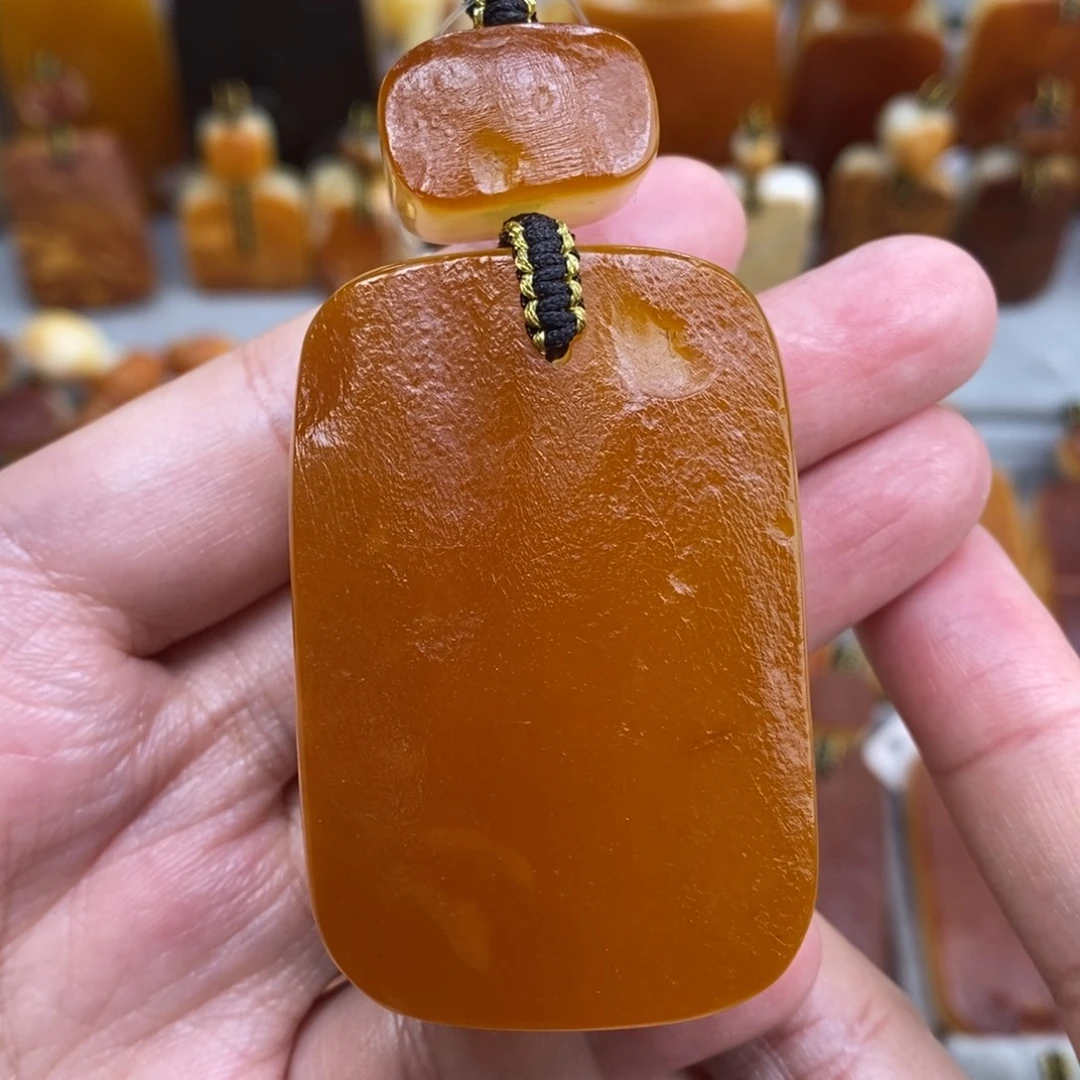 蜜蜡未镶嵌珠宝奇石