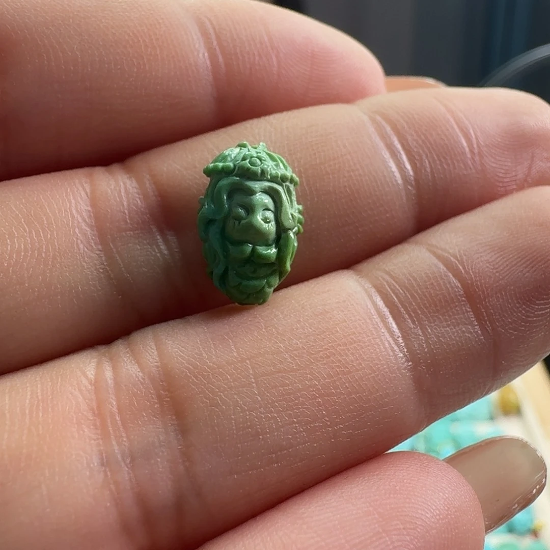 绿松石未镶嵌颈饰