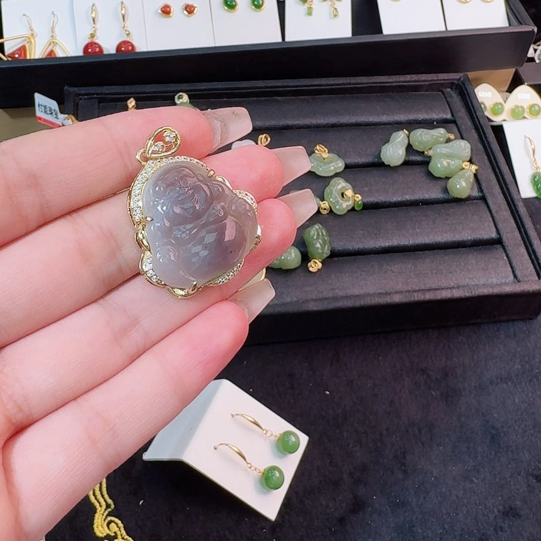 和田玉未镶嵌颈饰冰烟紫佛公