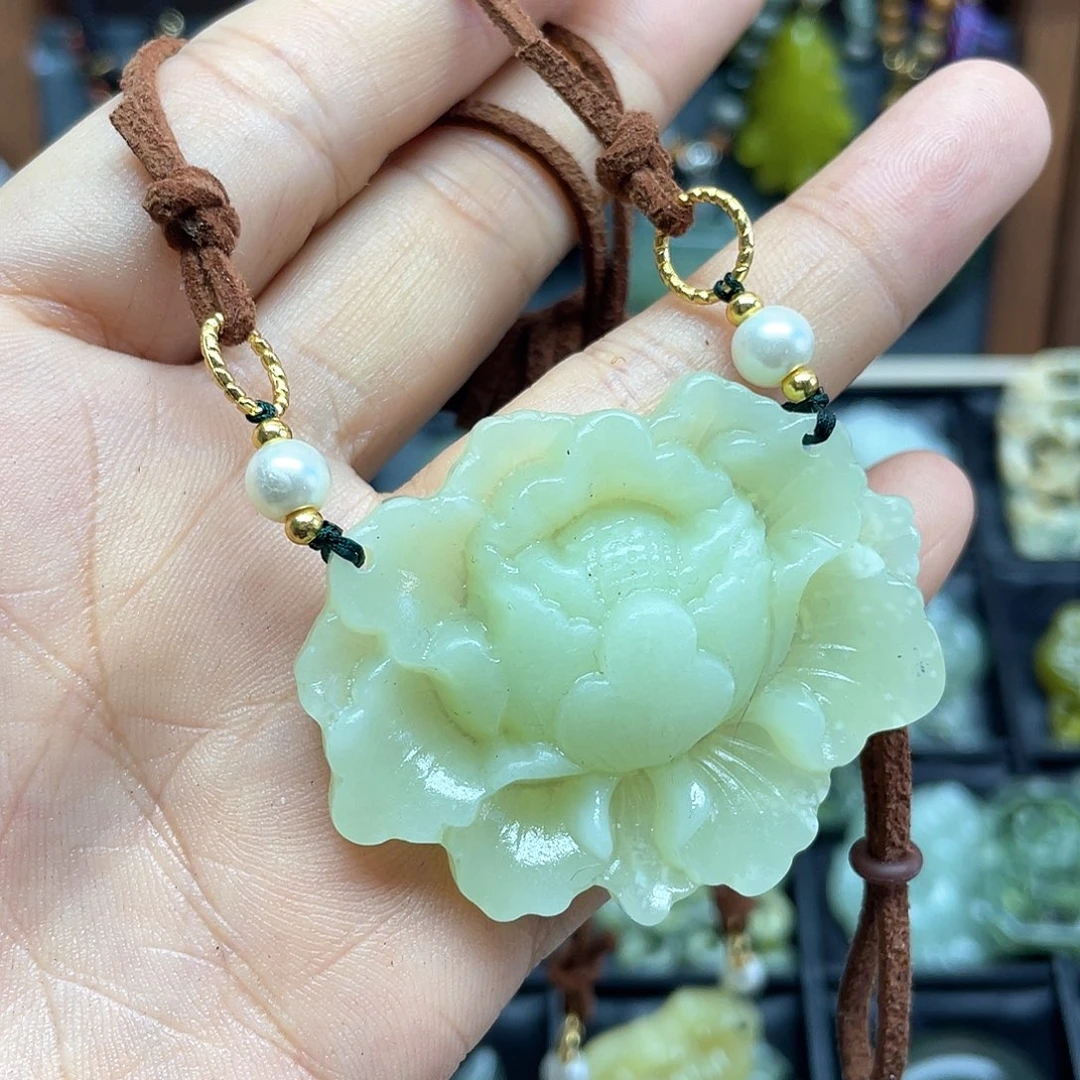蛇纹石玉未镶嵌颈饰