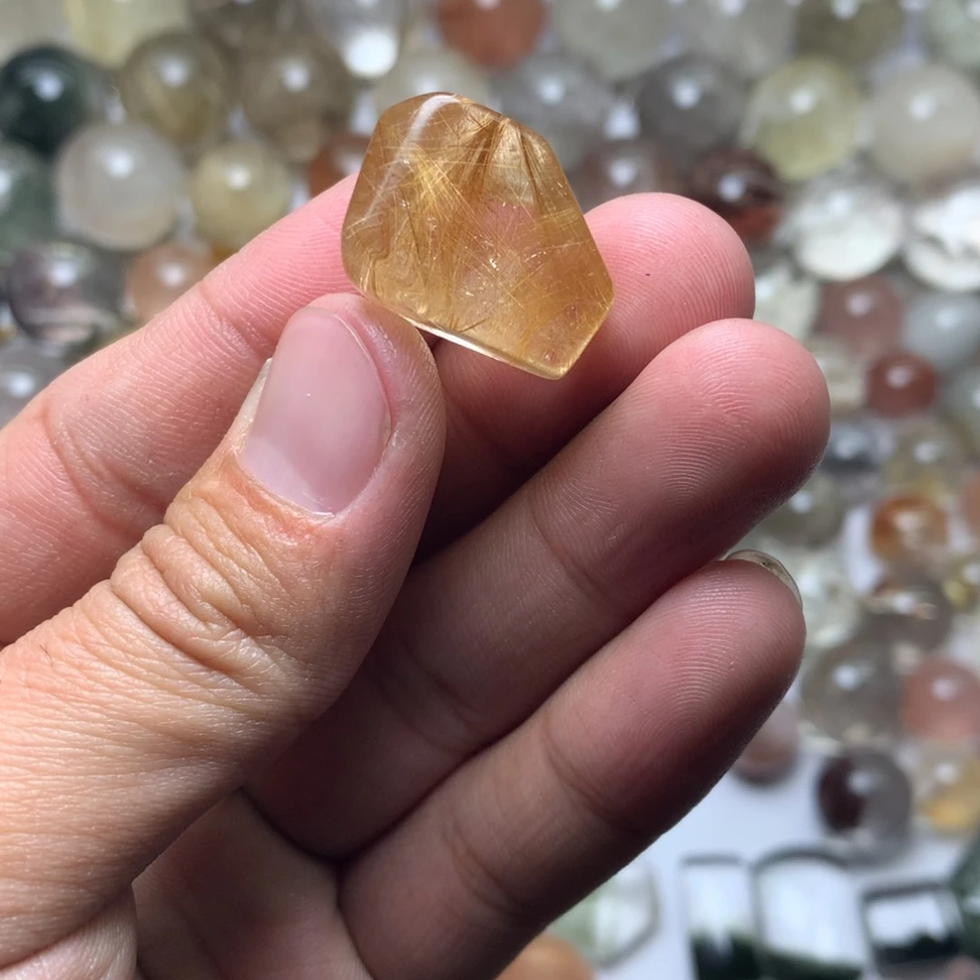 水晶珠宝半成品未镶嵌蒋**?发晶随行