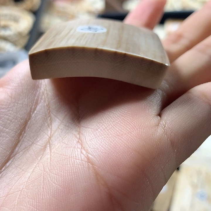 罗***璋泥塑不打孔联系客服