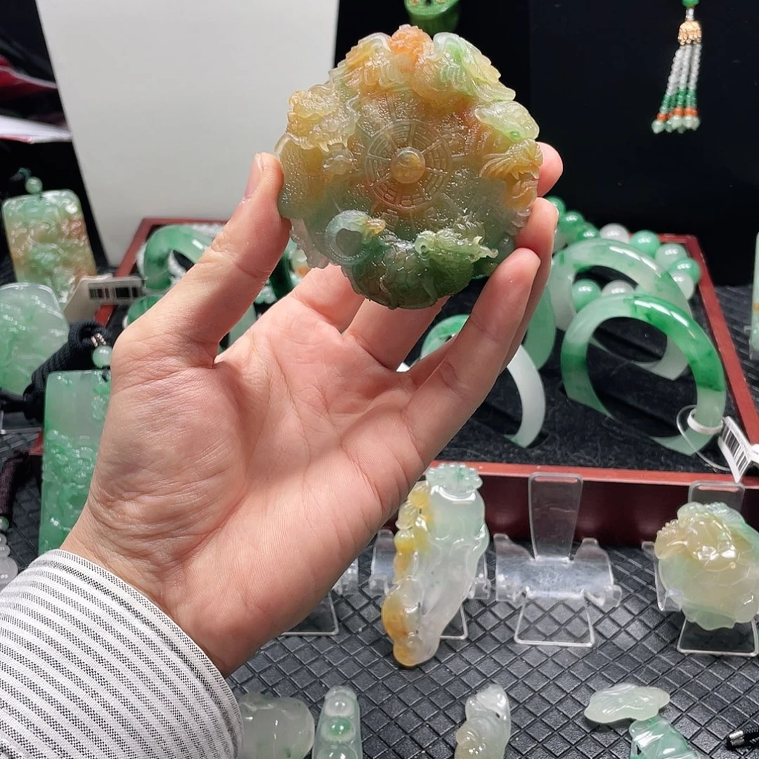 鲨***椒石英质玉未镶嵌摆件