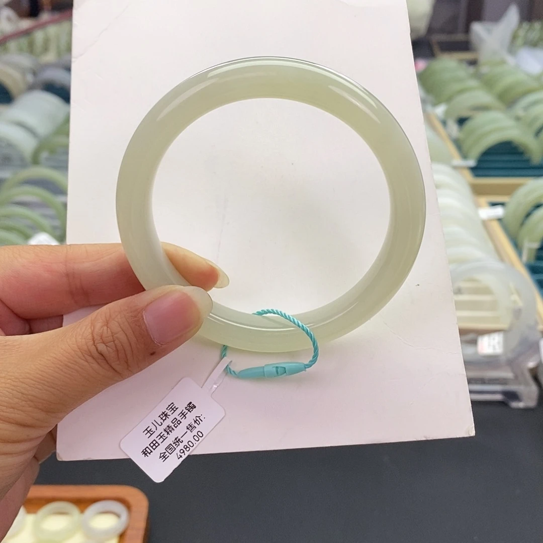 宋***卷和田玉未镶嵌珠宝奇石