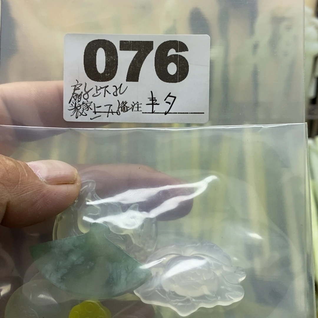 丰***夕蛇纹石玉合金颈饰