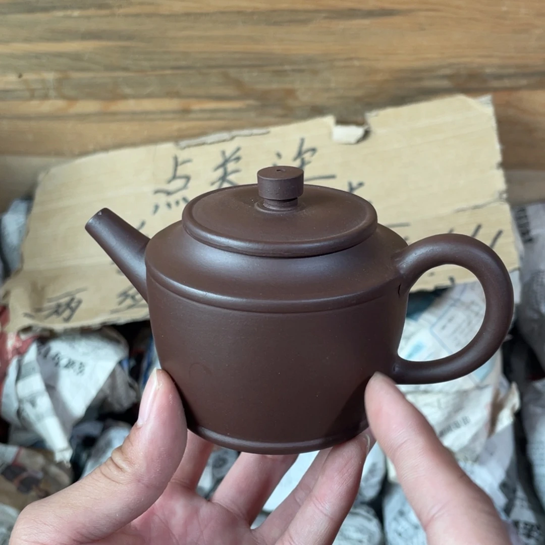 紫砂茶壶老厂紫砂壶一件。