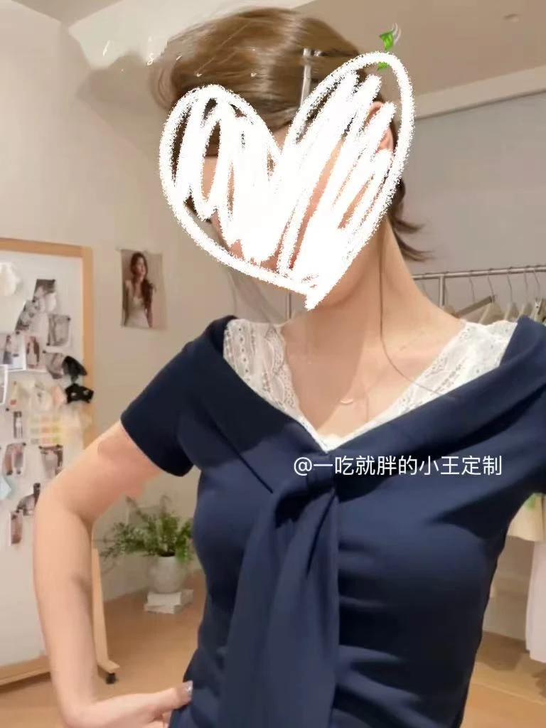 【小王家】假两件蕾丝拼接V领正肩短袖T恤胖MM夏季修身显瘦韩系上衣