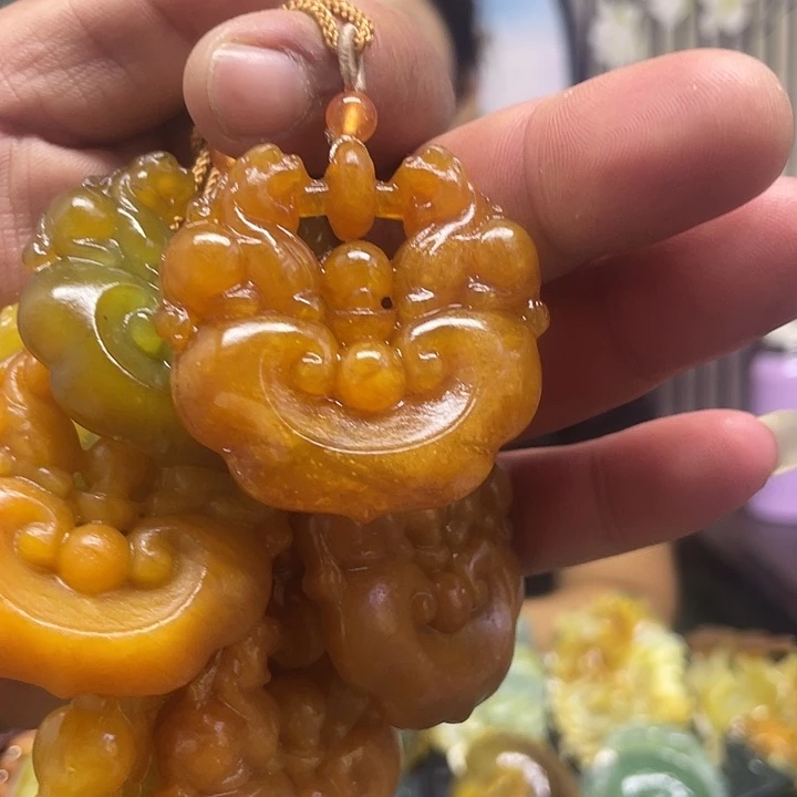 未镶嵌蛇纹石玉颈饰