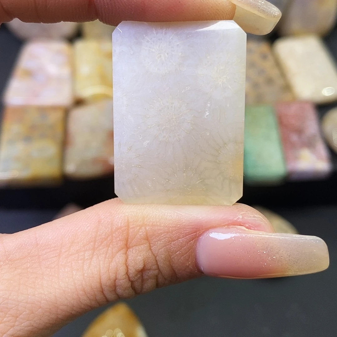 硅化玉颈饰合金薇**爱