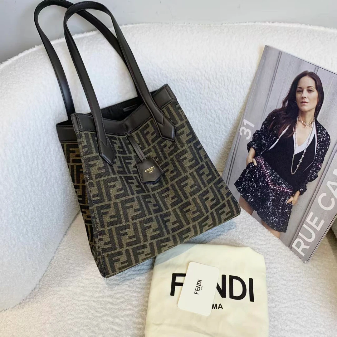 99新 FENDI/芬迪 壹臻/老花帆布拼皮折纸包中号 46541438