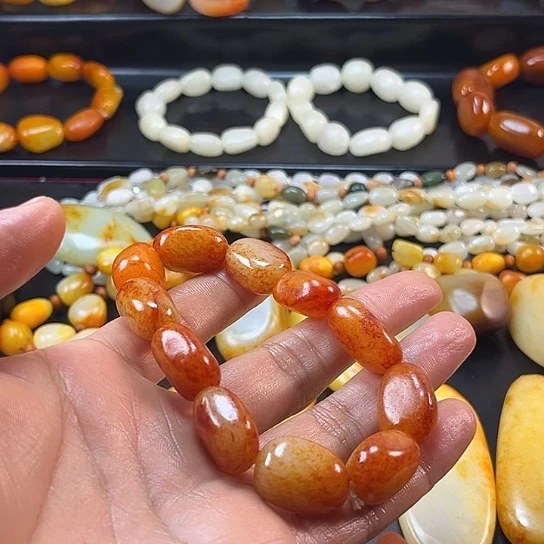 超****和田玉未镶嵌颈饰